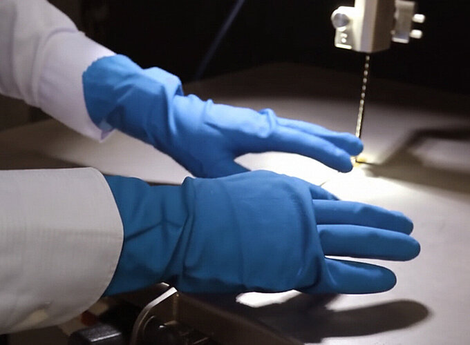 Actieve BladeStop™ verlicht het werkgebied met een signaallampje