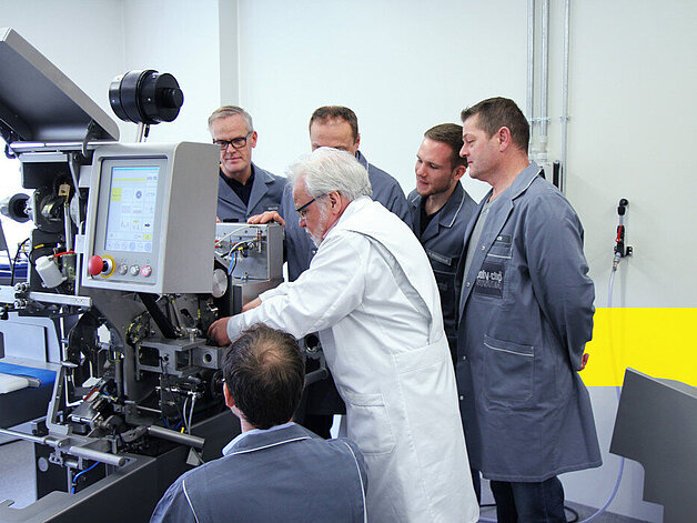 Opleiding voor een Poly-clipmachine